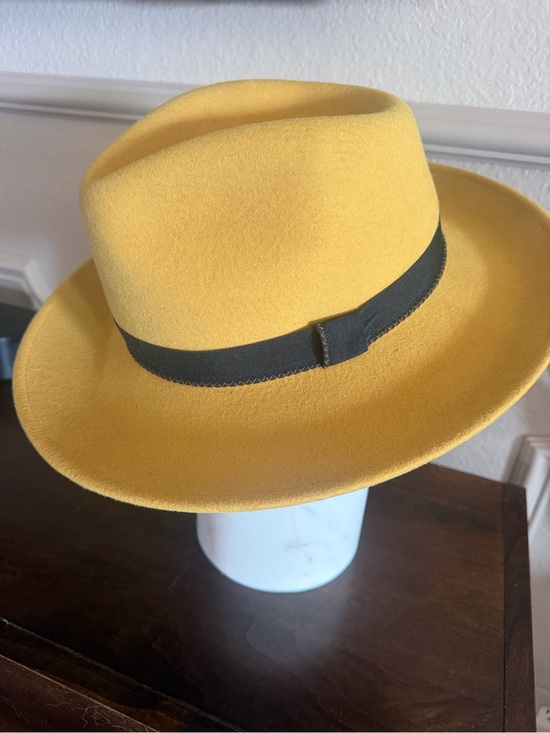 Bigalli Accessories - Bigalli felt hat. Mustard color